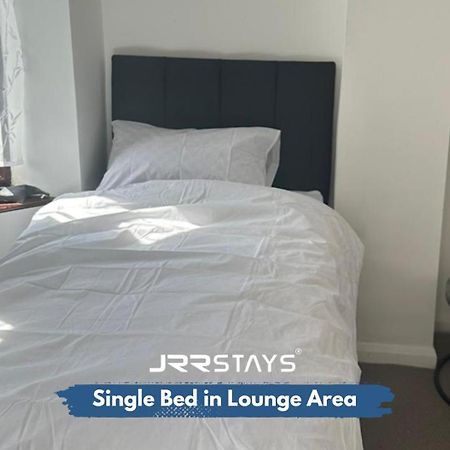 Nuneaton - Ideal 3 Bedroom, Wi-Fi Parking, Sleeps 6 - Jrr Stays 외부 사진
