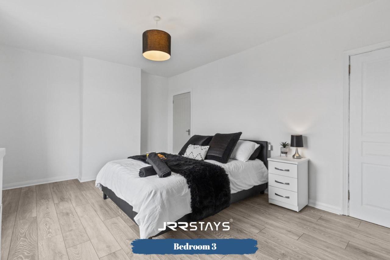 Nuneaton - Ideal 3 Bedroom, Wi-Fi Parking, Sleeps 6 - Jrr Stays 외부 사진