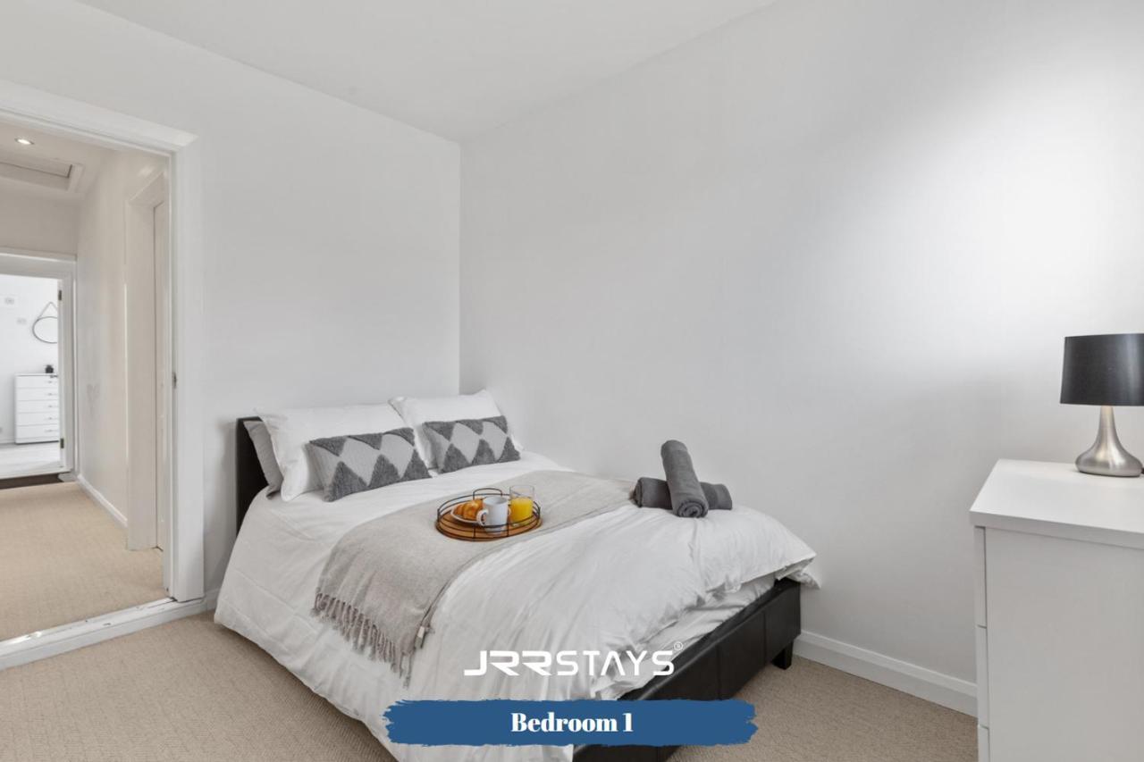 Nuneaton - Ideal 3 Bedroom, Wi-Fi Parking, Sleeps 6 - Jrr Stays 외부 사진