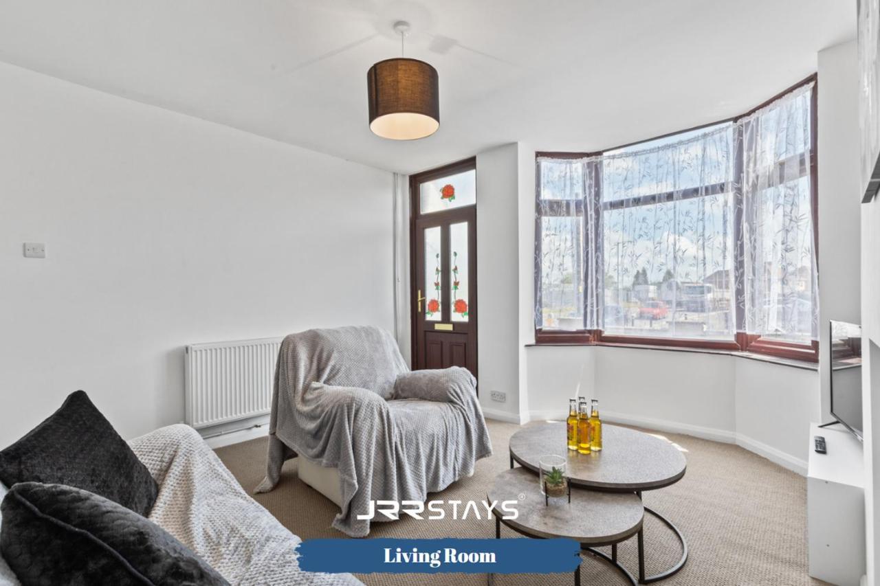 Nuneaton - Ideal 3 Bedroom, Wi-Fi Parking, Sleeps 6 - Jrr Stays 외부 사진
